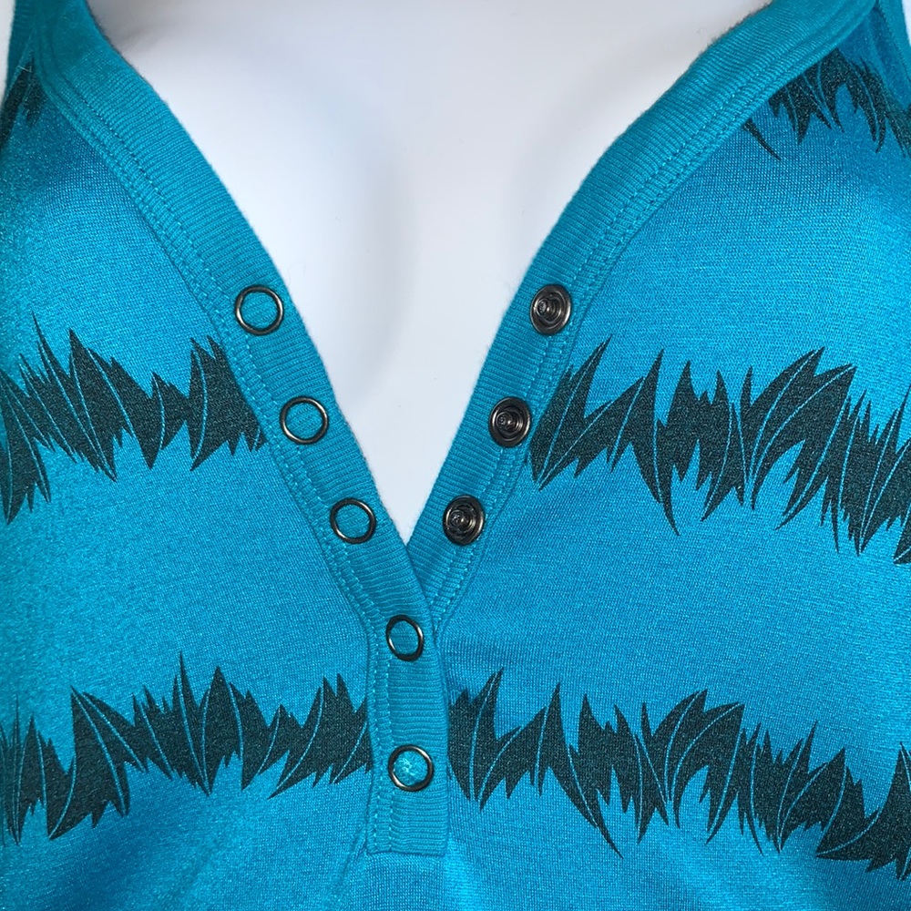 Patterned Long Tank Top - Picture 3 of 6